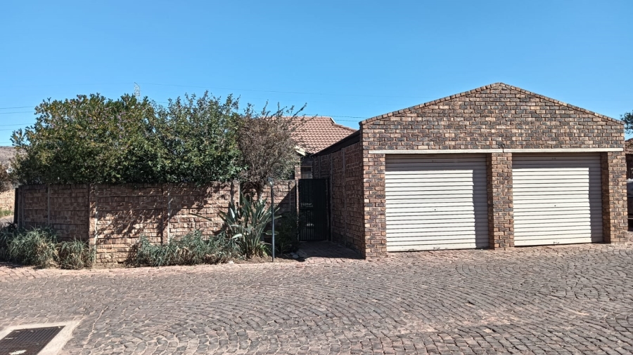 2 Bedroom Property for Sale in Andeon Gauteng