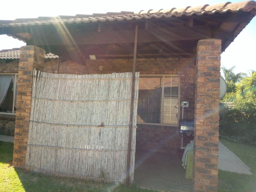 2 Bedroom Property for Sale in Andeon Gauteng