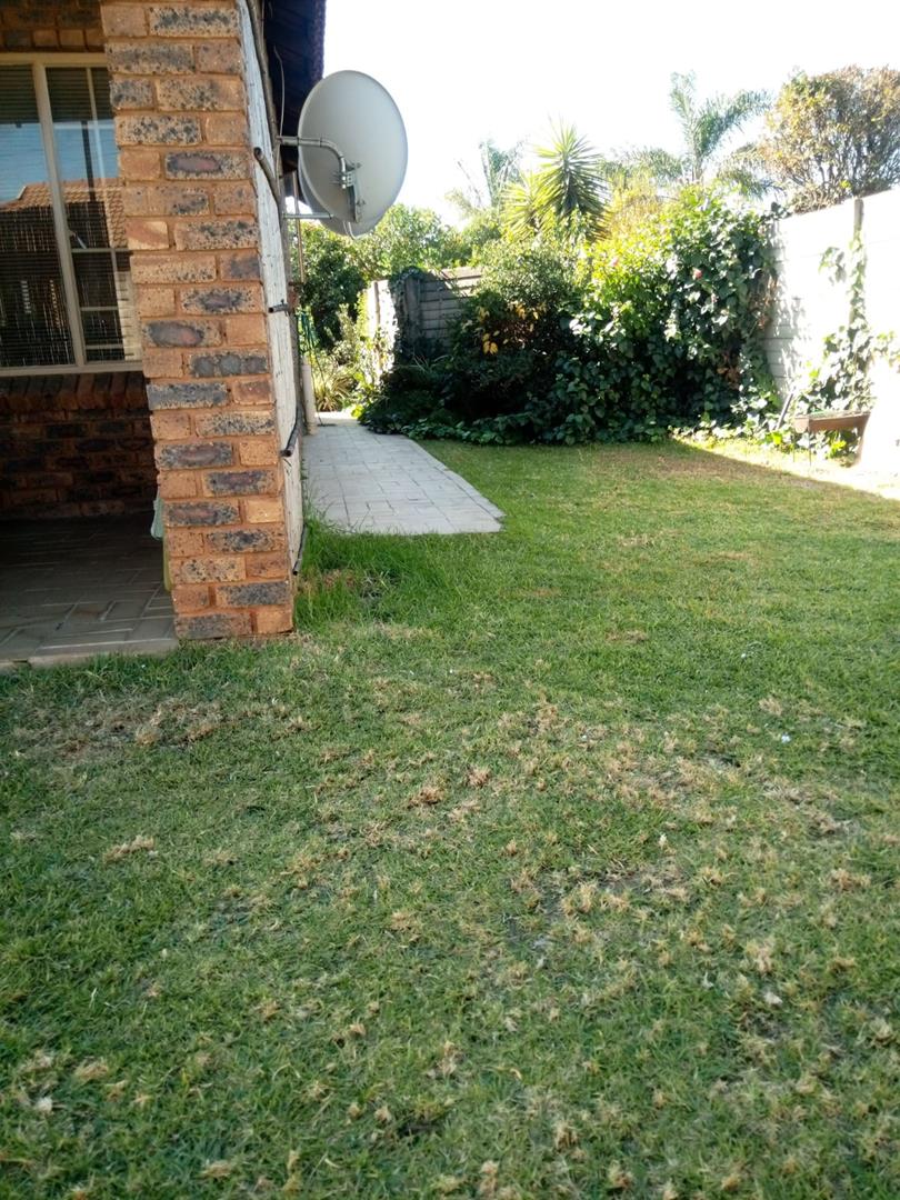 2 Bedroom Property for Sale in Andeon Gauteng