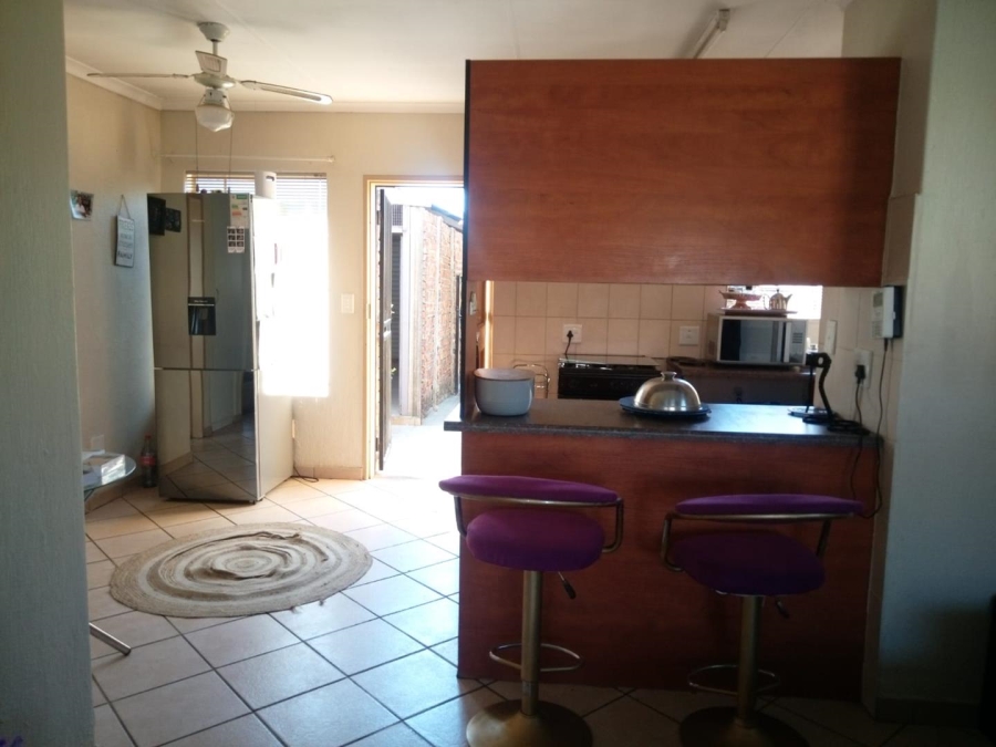 2 Bedroom Property for Sale in Andeon Gauteng