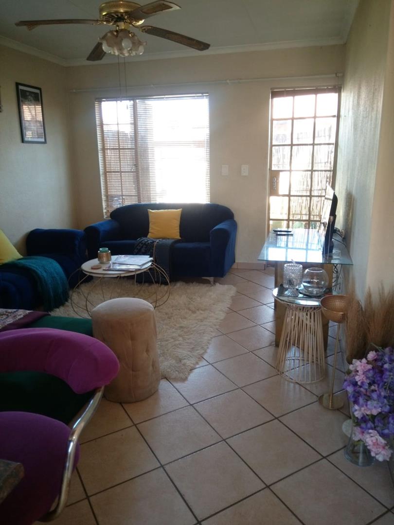 2 Bedroom Property for Sale in Andeon Gauteng