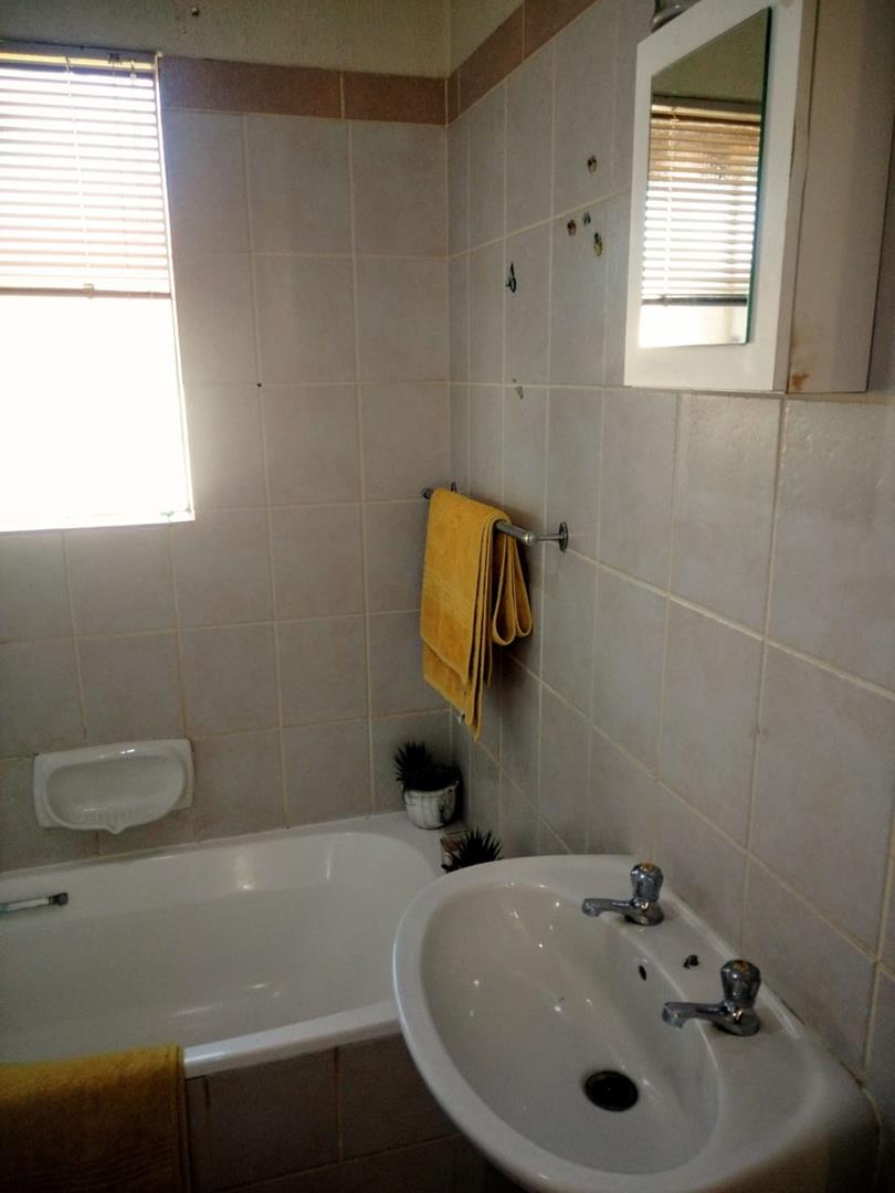 2 Bedroom Property for Sale in Andeon Gauteng