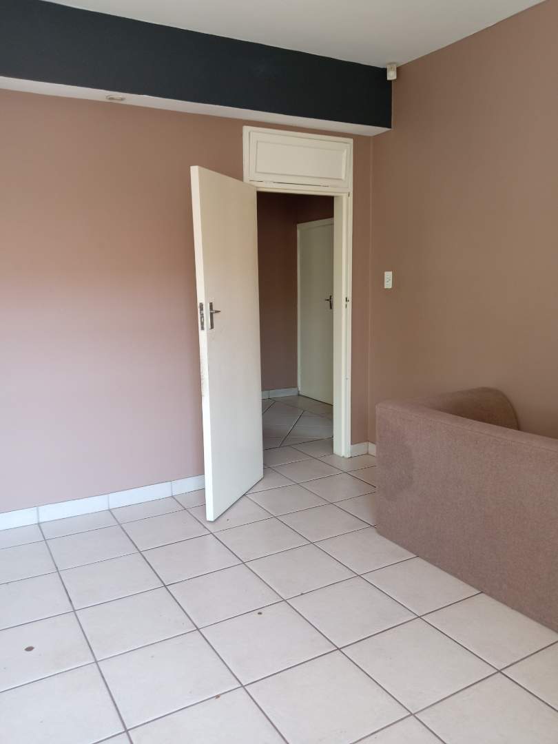 To Let 4 Bedroom Property for Rent in Sydenham Gauteng