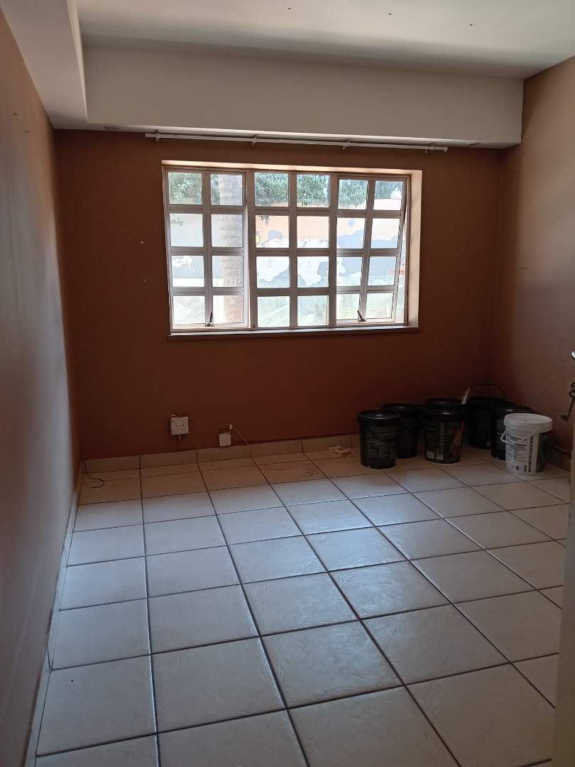 To Let 4 Bedroom Property for Rent in Sydenham Gauteng