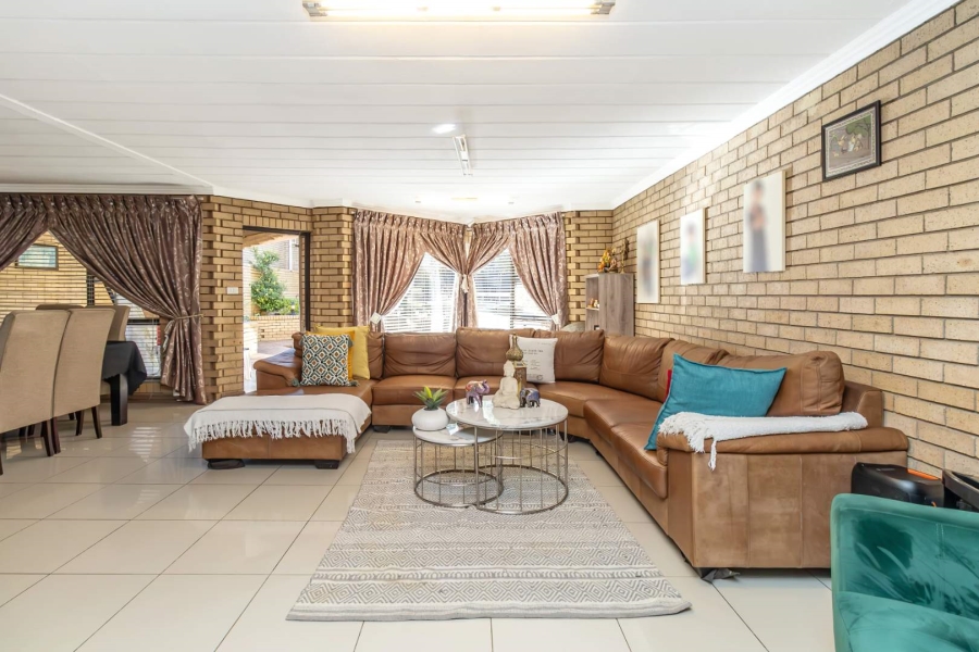 4 Bedroom Property for Sale in Halfway Gardens Gauteng