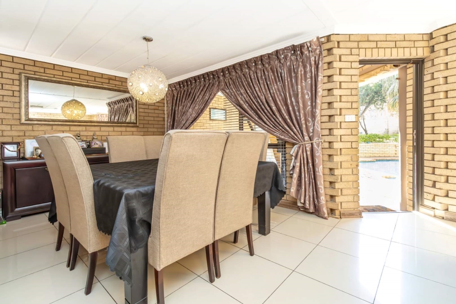 4 Bedroom Property for Sale in Halfway Gardens Gauteng