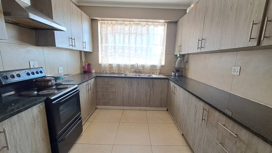 2 Bedroom Property for Sale in New Redruth Gauteng