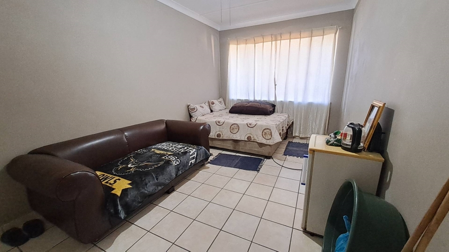 2 Bedroom Property for Sale in New Redruth Gauteng