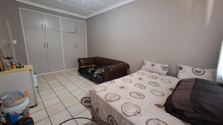 2 Bedroom Property for Sale in New Redruth Gauteng