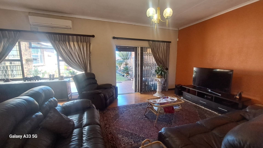 3 Bedroom Property for Sale in Buccleuch Gauteng