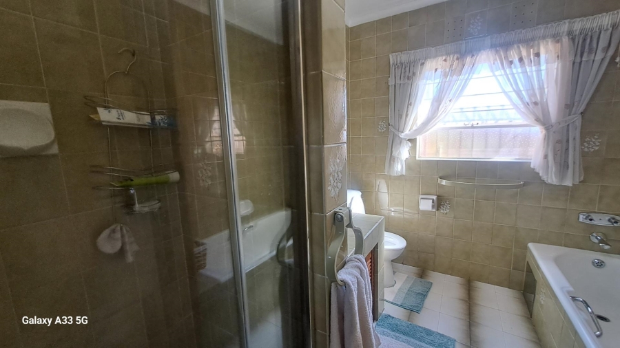 3 Bedroom Property for Sale in Buccleuch Gauteng