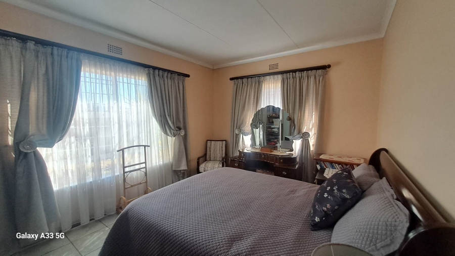 3 Bedroom Property for Sale in Buccleuch Gauteng