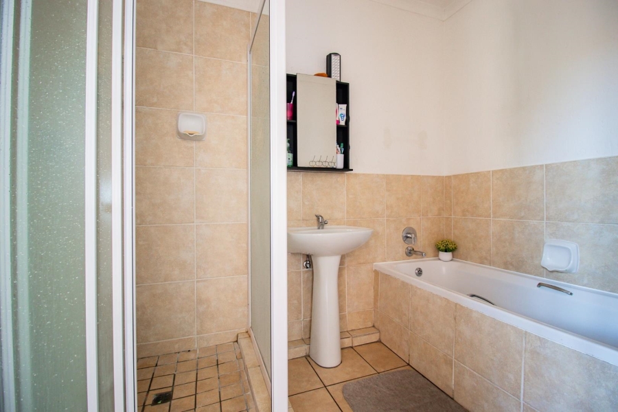 2 Bedroom Property for Sale in Comet Gauteng