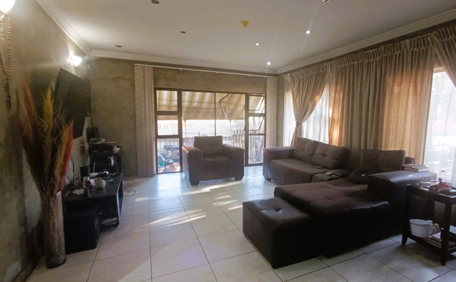 4 Bedroom Property for Sale in The Reeds Gauteng