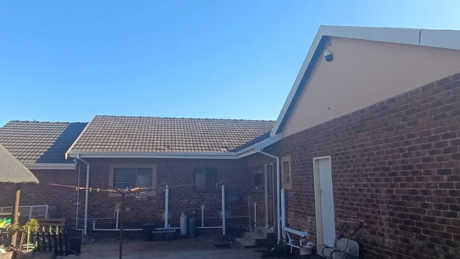 4 Bedroom Property for Sale in The Reeds Gauteng