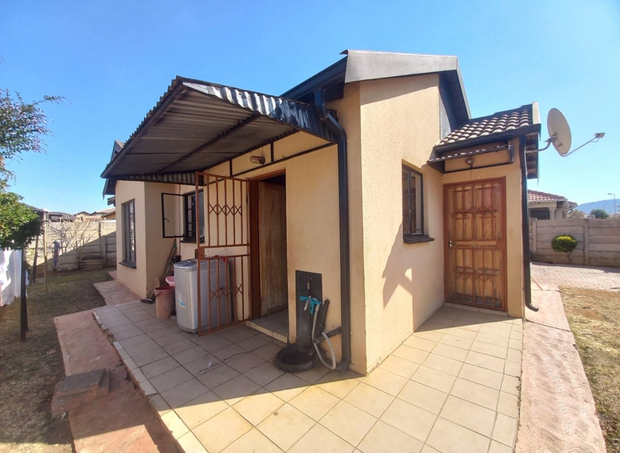 3 Bedroom Property for Sale in Lotus Gardens Gauteng