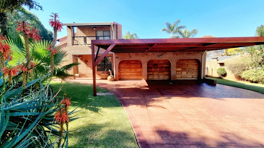 5 Bedroom Property for Sale in Eldoraigne Gauteng