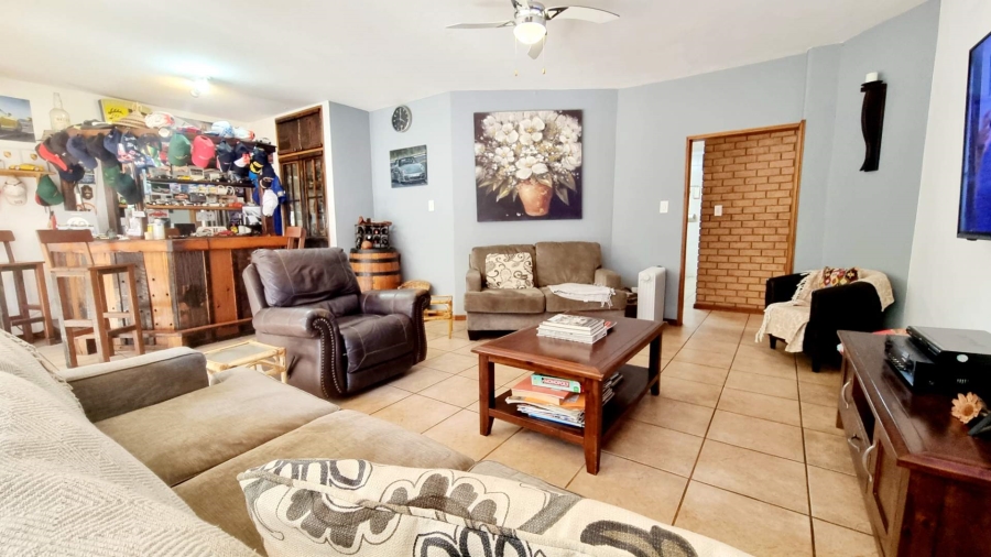 5 Bedroom Property for Sale in Eldoraigne Gauteng