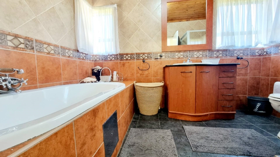 5 Bedroom Property for Sale in Eldoraigne Gauteng