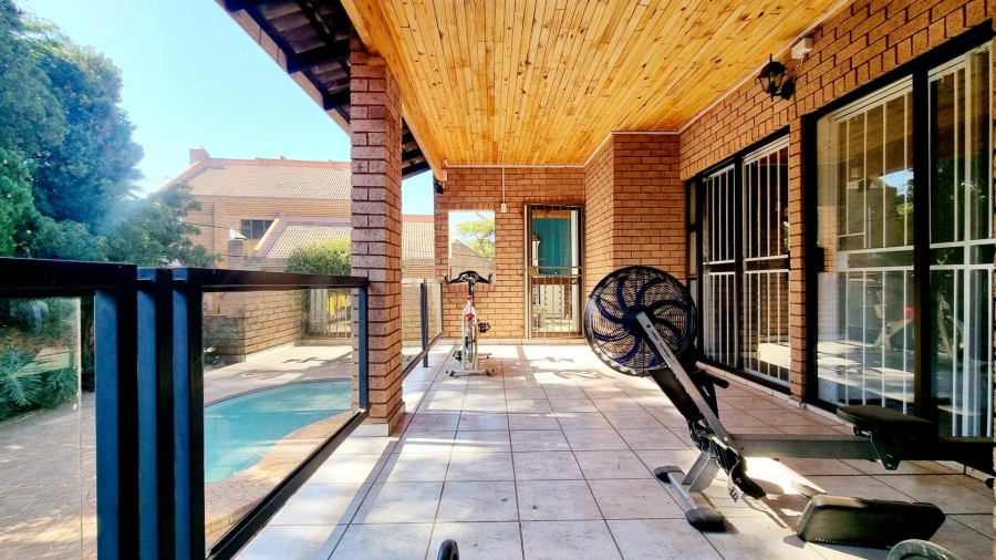 5 Bedroom Property for Sale in Eldoraigne Gauteng