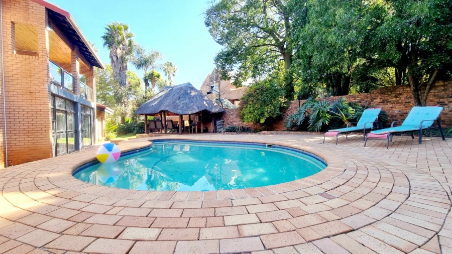 5 Bedroom Property for Sale in Eldoraigne Gauteng