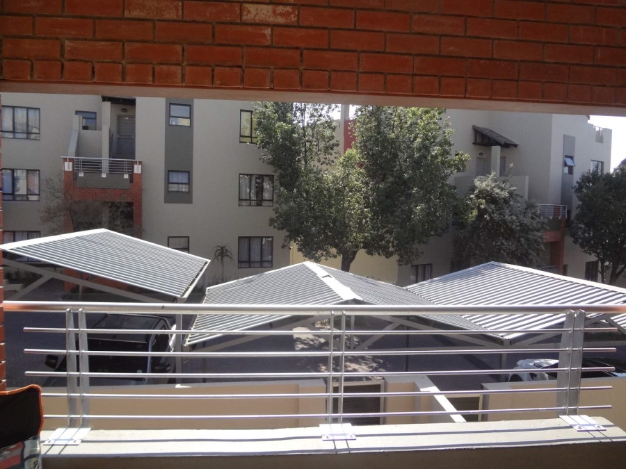 To Let 1 Bedroom Property for Rent in Lonehill Gauteng