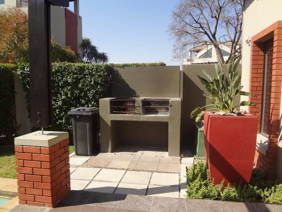 To Let 1 Bedroom Property for Rent in Lonehill Gauteng