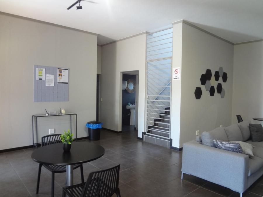 To Let 1 Bedroom Property for Rent in Lonehill Gauteng