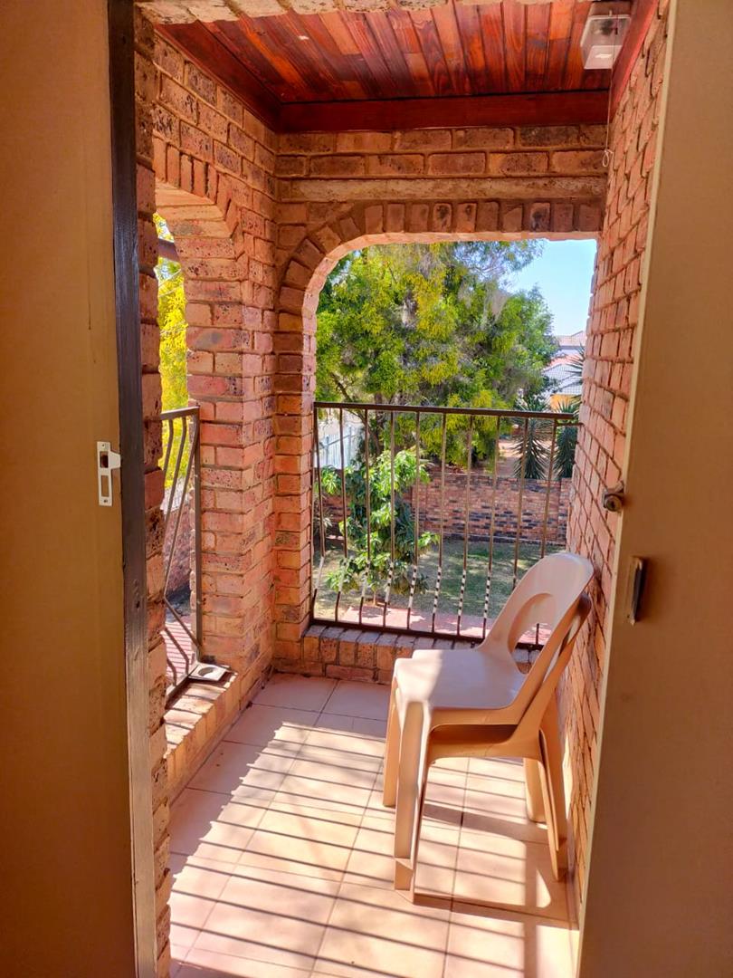 To Let 1 Bedroom Property for Rent in The Orchards Gauteng