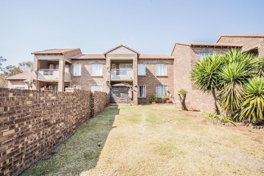 To Let 2 Bedroom Property for Rent in Equestria Gauteng