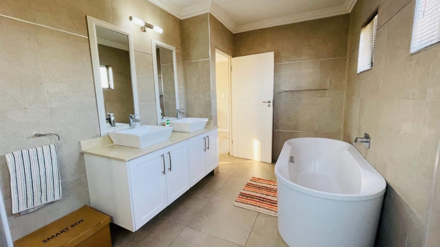 3 Bedroom Property for Sale in Midstream Meadows Gauteng