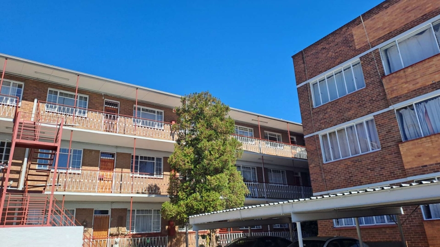 2 Bedroom Property for Sale in New Redruth Gauteng