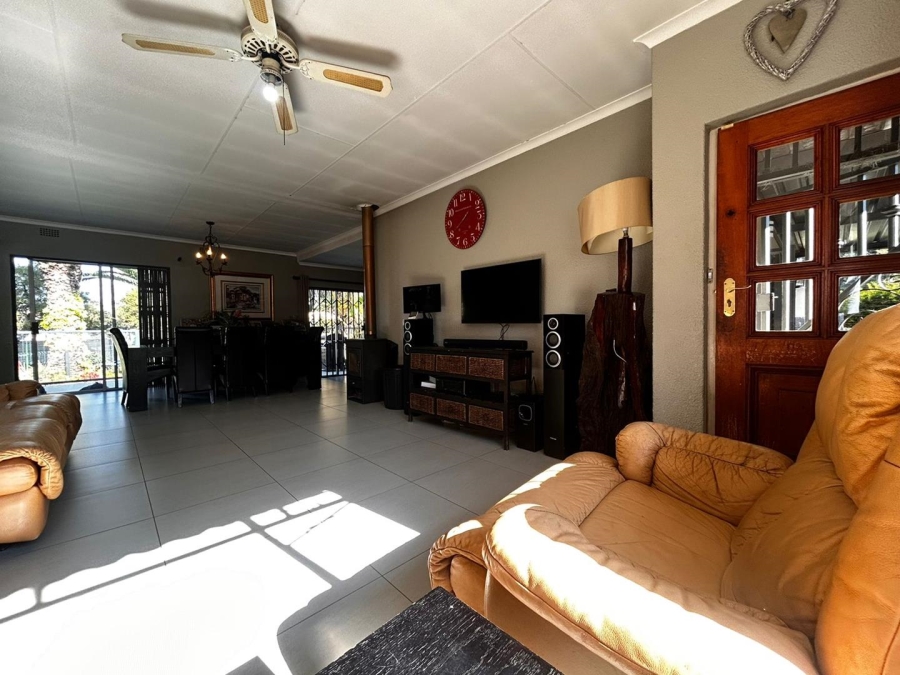 To Let 3 Bedroom Property for Rent in Brackendowns Gauteng