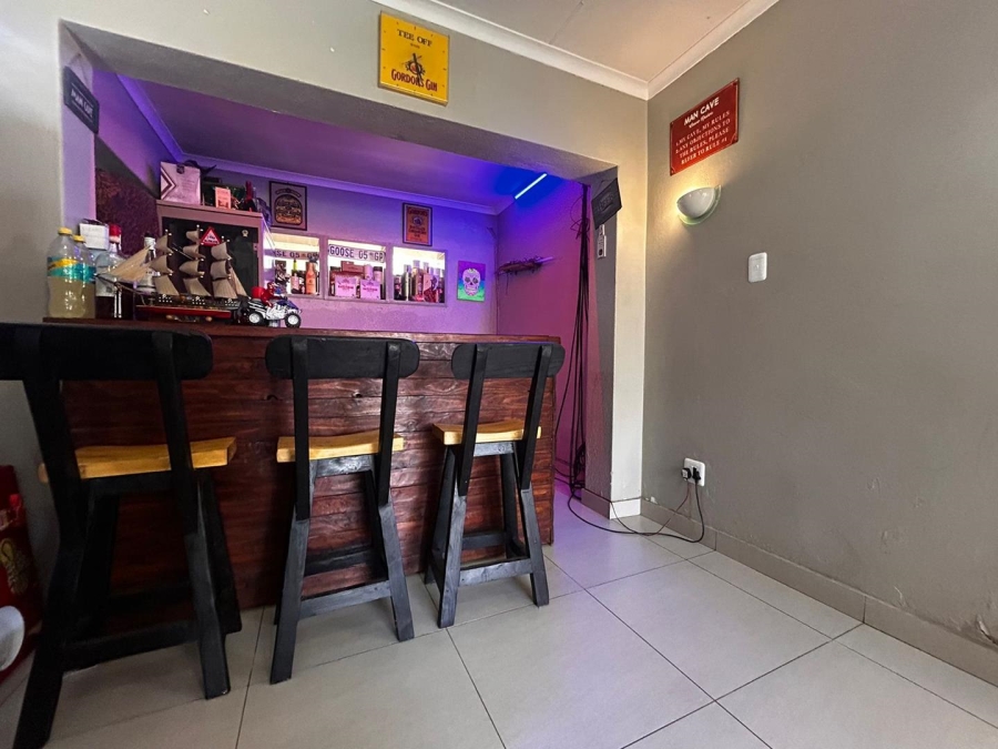 To Let 3 Bedroom Property for Rent in Brackendowns Gauteng