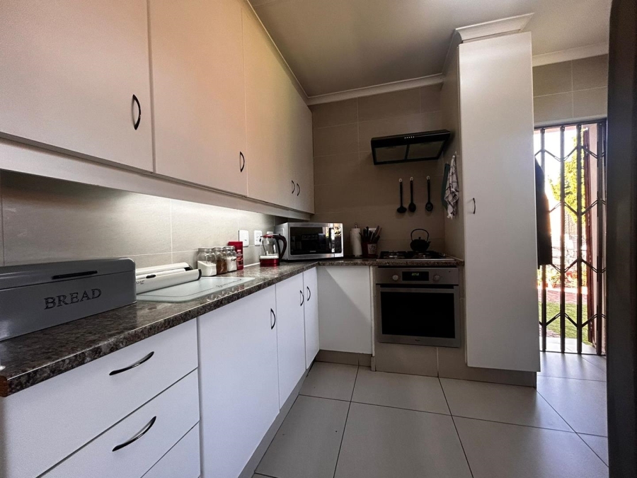 To Let 3 Bedroom Property for Rent in Brackendowns Gauteng