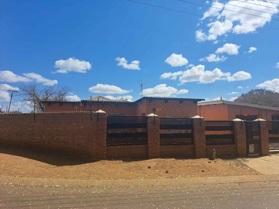 4 Bedroom Property for Sale in Eersterust Gauteng