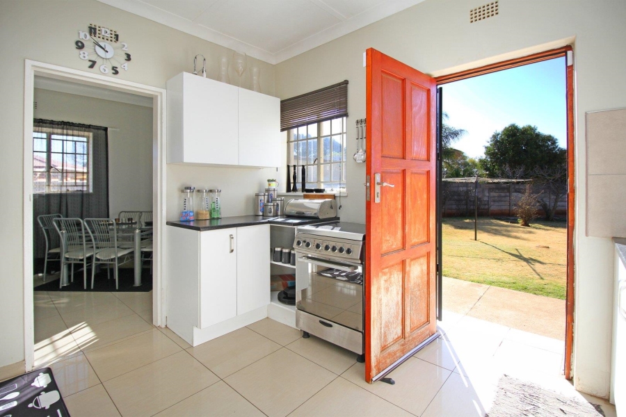 3 Bedroom Property for Sale in Discovery Gauteng