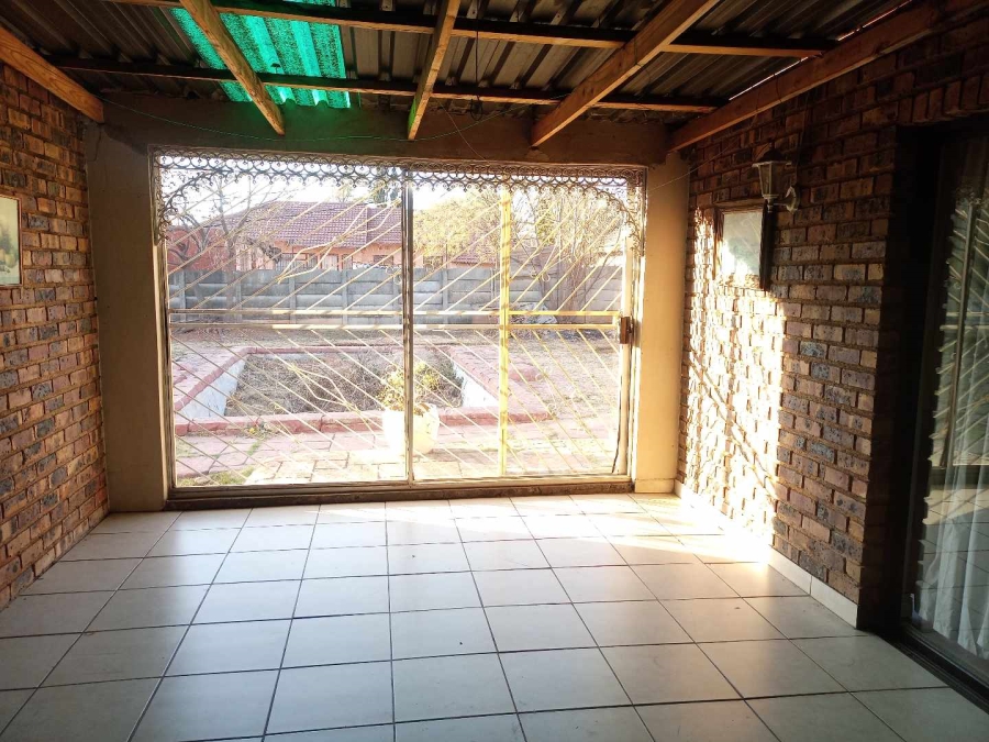 3 Bedroom Property for Sale in Roodebult Gauteng