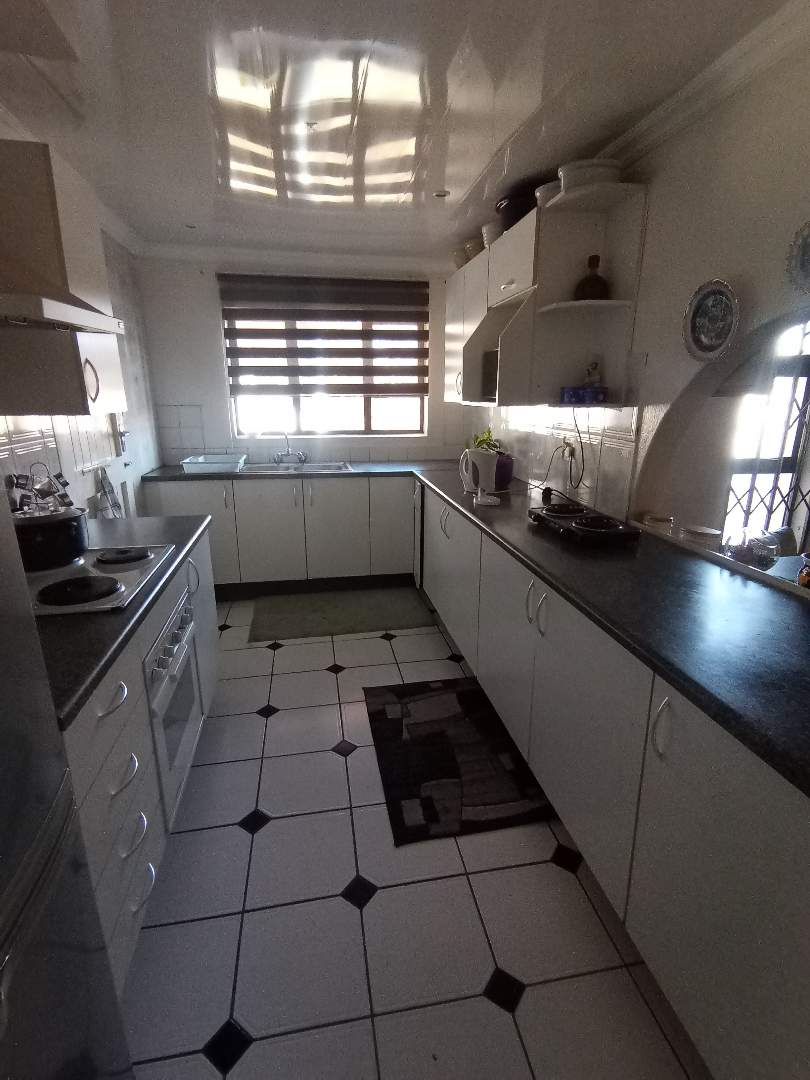 3 Bedroom Property for Sale in Roodebult Gauteng