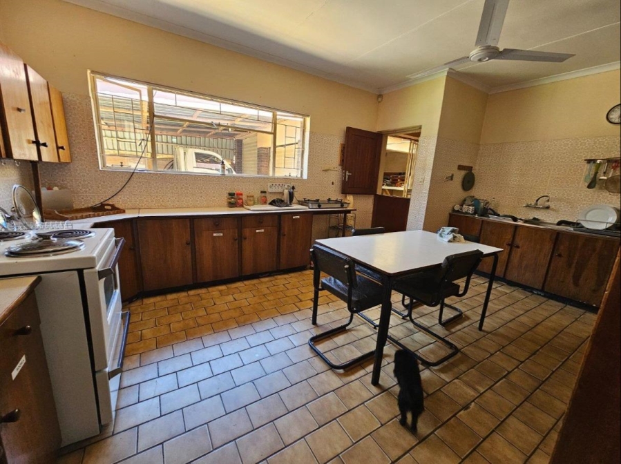 5 Bedroom Property for Sale in Meyerspark Gauteng