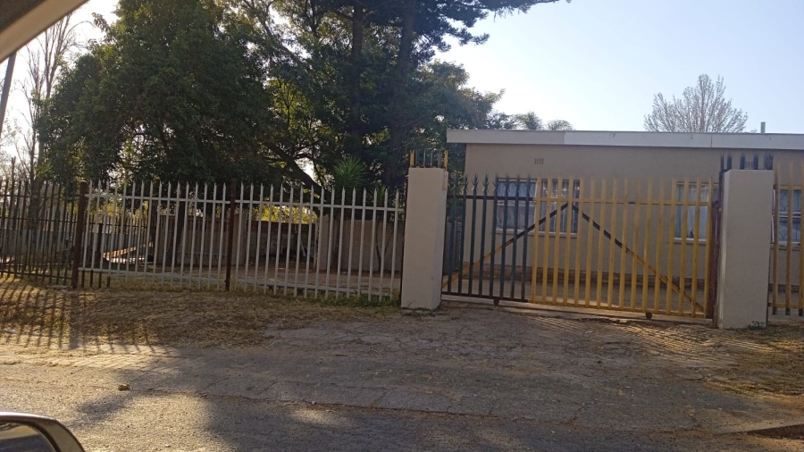 14 Bedroom Property for Sale in Windsor East Gauteng