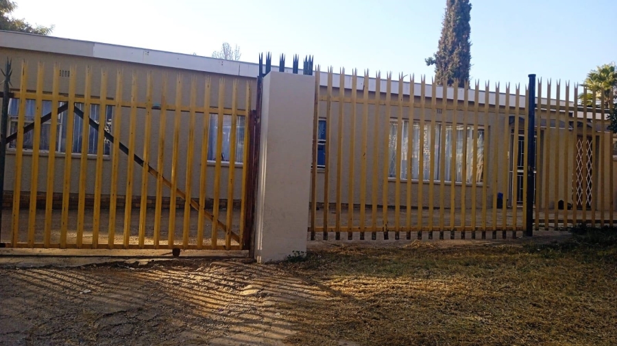 14 Bedroom Property for Sale in Windsor East Gauteng