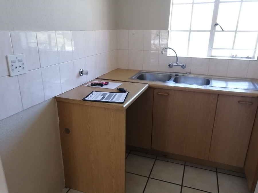 To Let 2 Bedroom Property for Rent in Elardus Park Gauteng