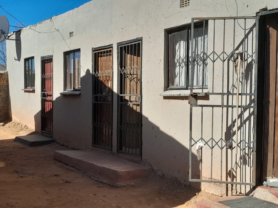 7 Bedroom Property for Sale in Kanana Park Gauteng