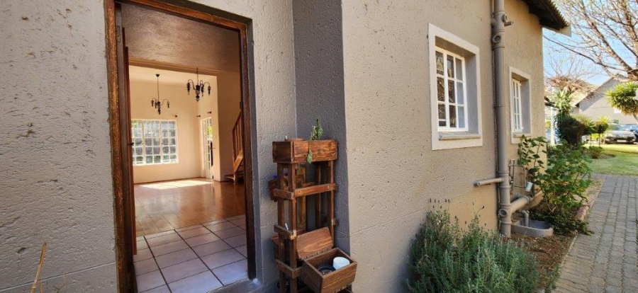 2 Bedroom Property for Sale in Bassonia Gauteng