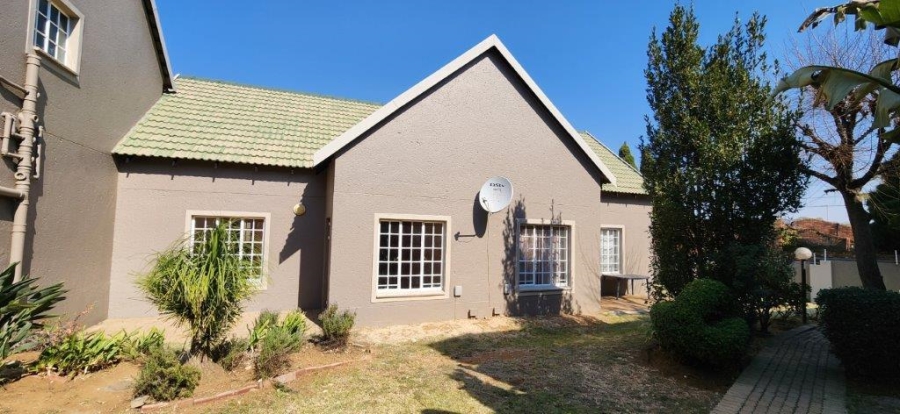 2 Bedroom Property for Sale in Bassonia Gauteng