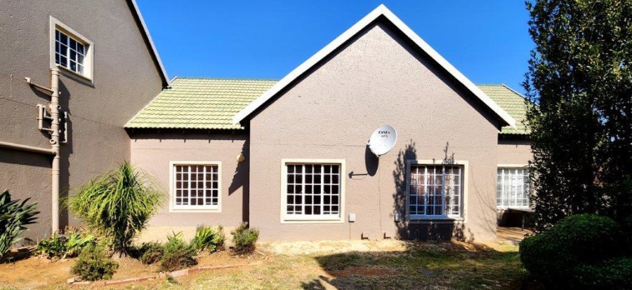 2 Bedroom Property for Sale in Bassonia Gauteng