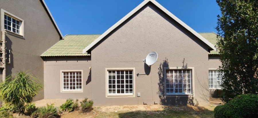 2 Bedroom Property for Sale in Bassonia Gauteng