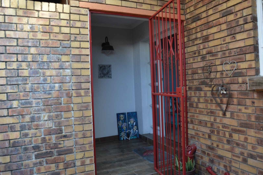 3 Bedroom Property for Sale in New Redruth Gauteng