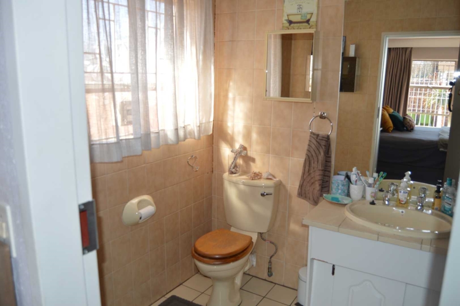 3 Bedroom Property for Sale in New Redruth Gauteng